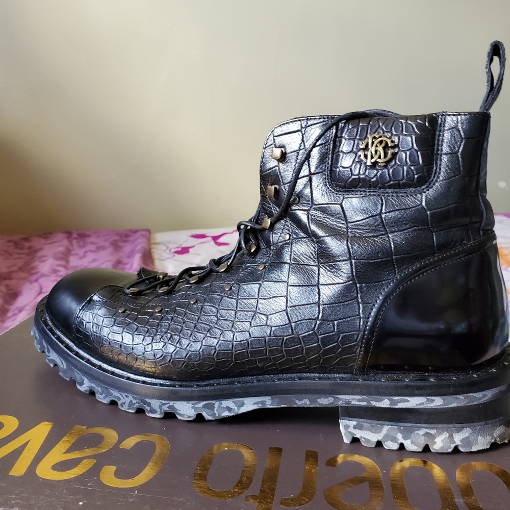 boots - Picture 2 of 3